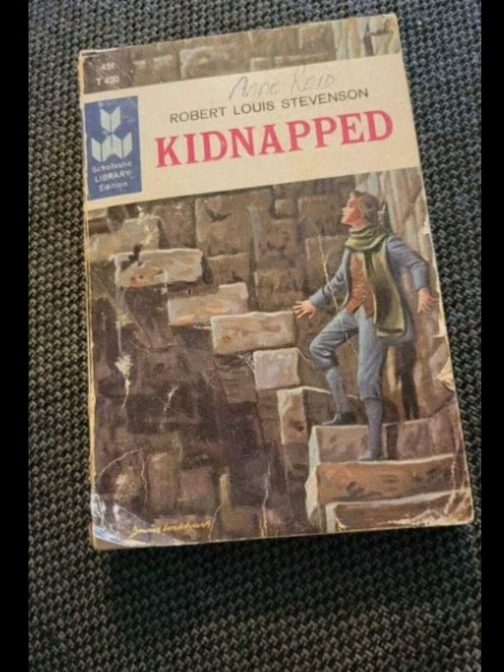 Kidnapped by Robert Louis stevenson softback book